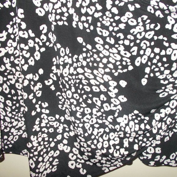 Jennifer Lopez Patterned Blouse Size 3X - Picture 3 of 8